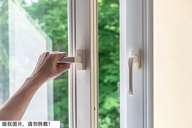 用酒精消毒能防止新冠,酒精消毒液喷食物上杀新冠