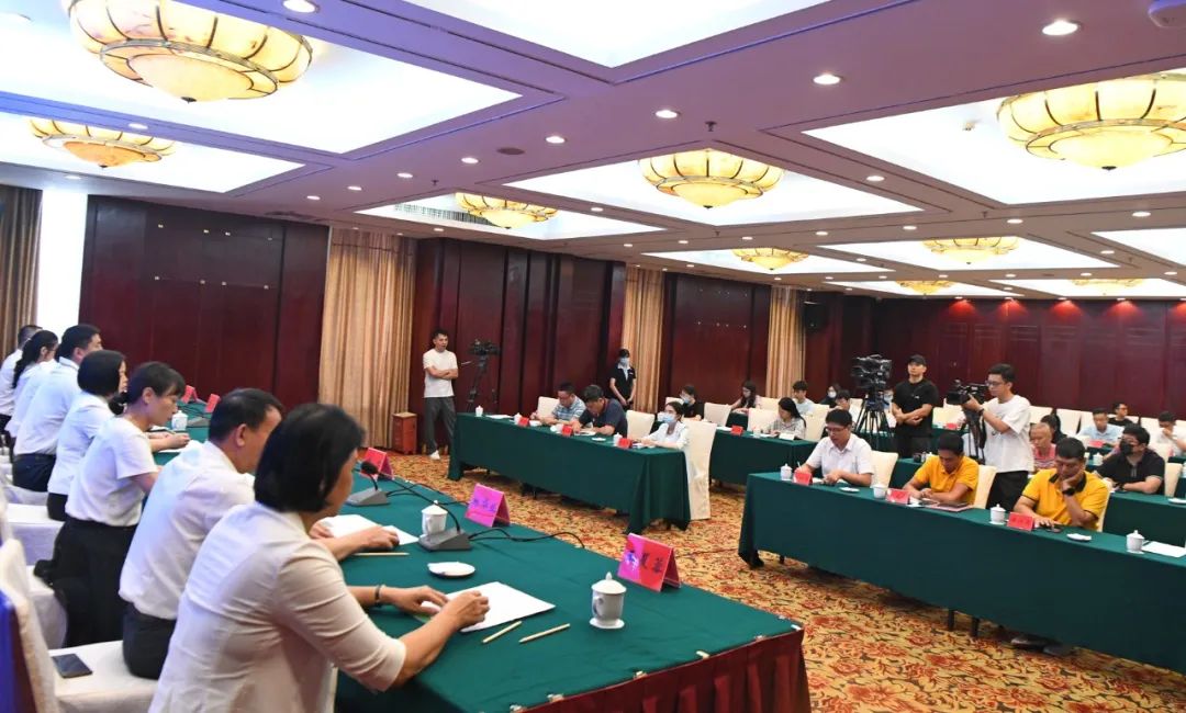 香港御风龙舟队阳春,广东龙舟外省比赛