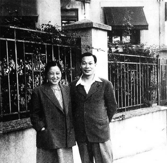 “原*弹子**之父”，法国总统授勋章；中国“居里夫妇”种出蘑菇云花