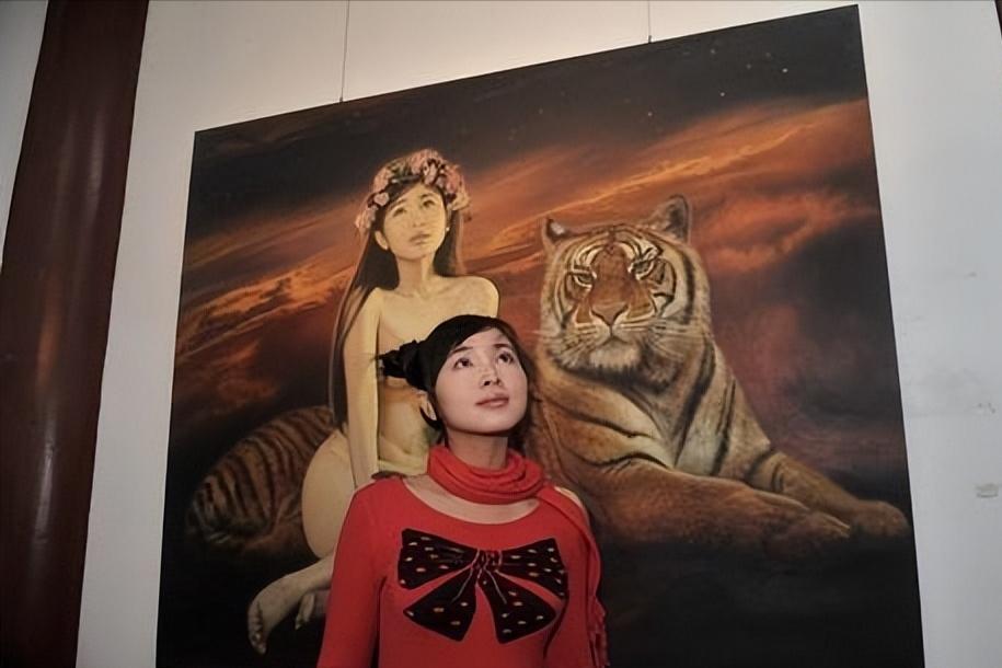 “大秀*光春**”不害臊，娱乐圈的“流氓艺术”，该管管了！