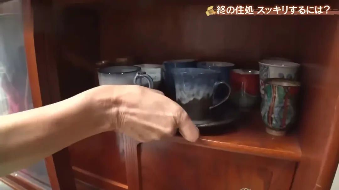 72岁奶奶逼丈夫“断舍离”、送对方一套新婚房：我又相信爱情了