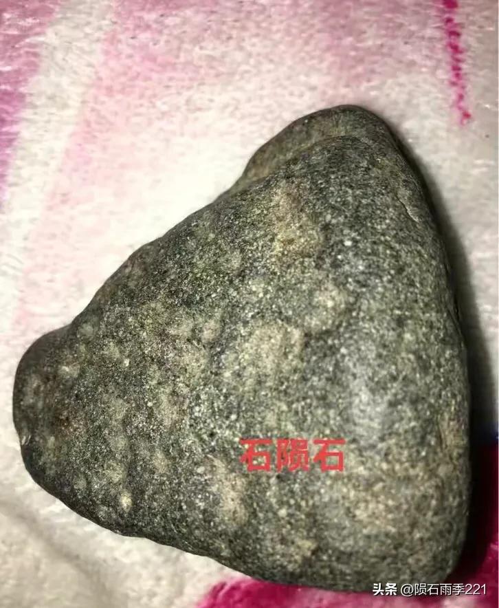 文玩市场上的陨石,文玩手串陨石