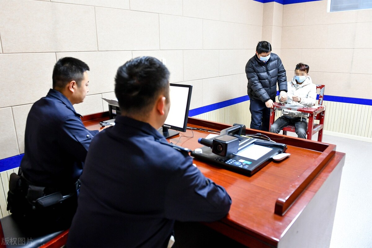 躲避警察传唤有什么后果,面对警察传唤你应该这样做