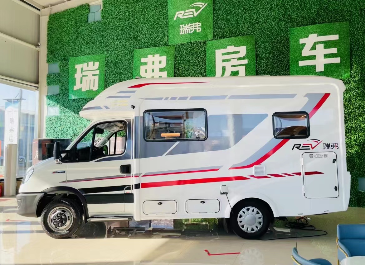 奇瑞瑞弗t800房车价格,出租型b型上下独立床房车