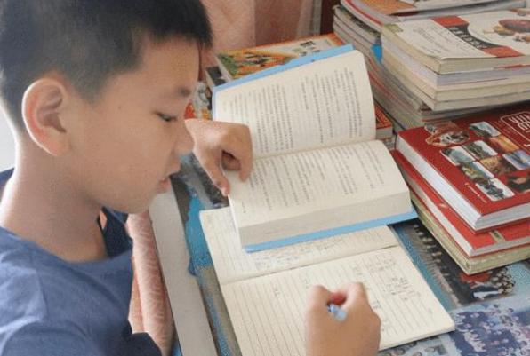 小学三年级作文写妈妈事件,小学生作文我的妈妈网上火了