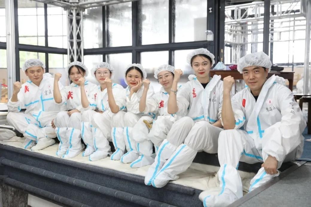 来成都，观太阳神鸟，闻名于世！来川大，听鸾鸣凤语，奏未来之音