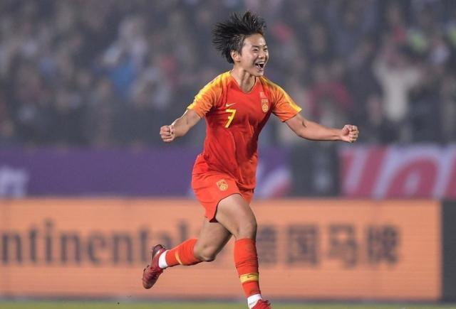 风雨彩虹铿锵玫瑰作文700字,风雨彩虹铿锵玫瑰观后感