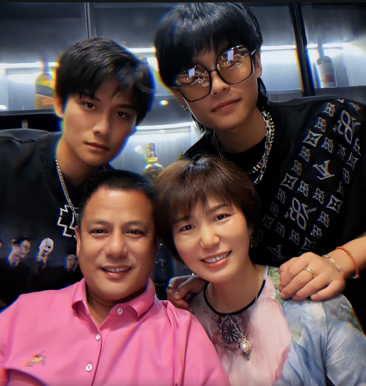 砸1亿买楼、名下多家公司…疯狂小杨哥的资产到底有多惊人?