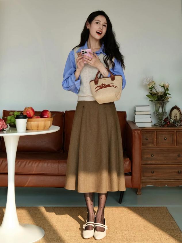 这才是黑丝的正确打开方式，既不俗气又不显土，普通女孩值得借鉴