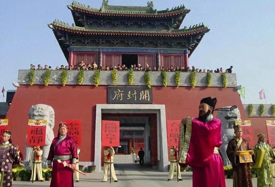 建议把新乡市封丘县的“陈桥兵变，黄袍加身”的陈桥镇划归给开封