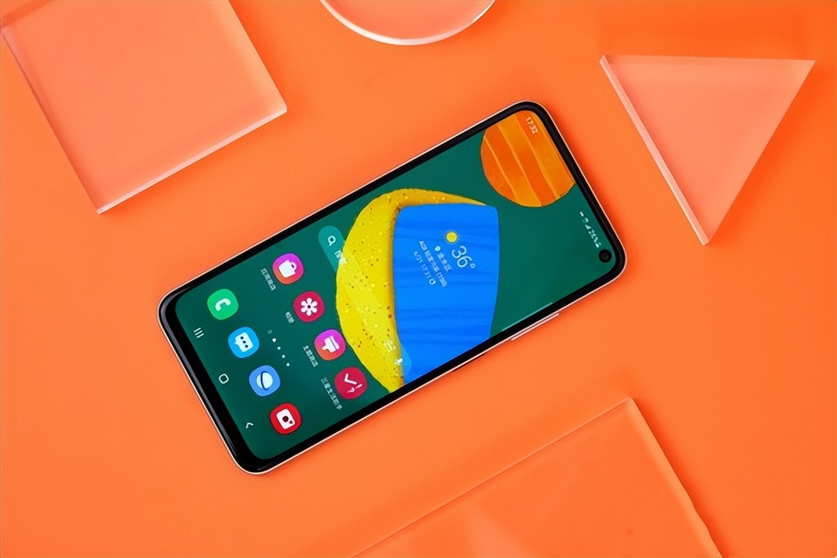 三星5500mAh新机规模性备货，骁龙6nm芯片，12+256G放在2899