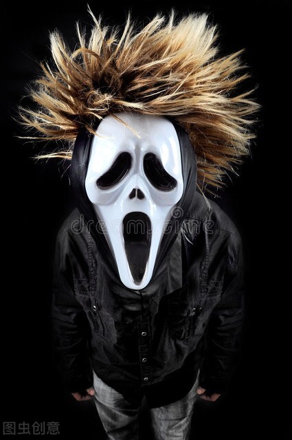 美女失恋被房东赶走,美女房东失恋