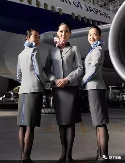 空姐制服每个年代的设计理念,中国国际航空空姐制服设计