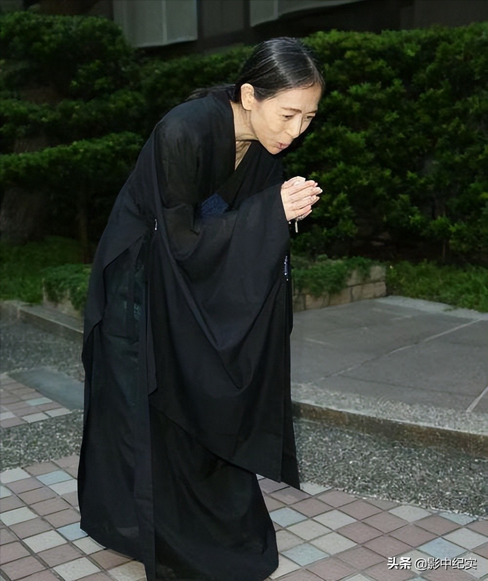 台湾好色富婆，离婚5次获70亿遗产，如今却放弃奢靡生活选择出家