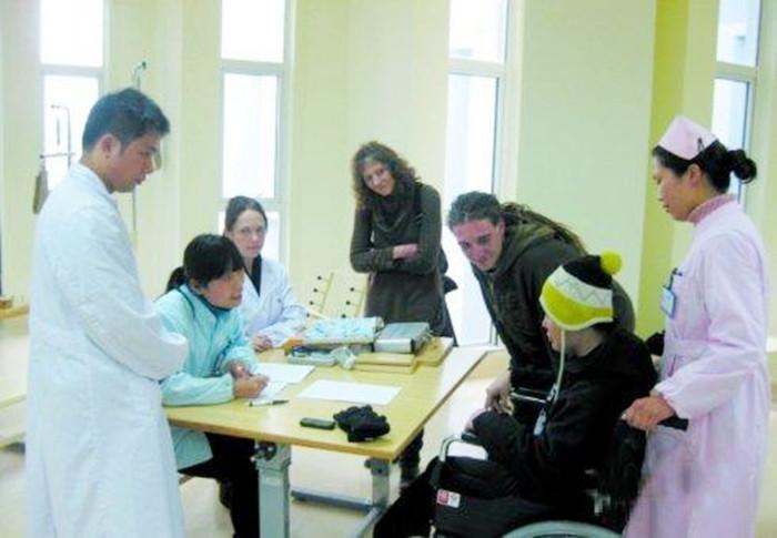 广西南宁女孩因车祸残疾,广西女孩生病瘫痪了老公一直照顾