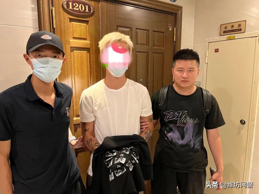 抓住骗钱的人给他一顿打犯法吗,抓了一个诈骗犯没有证据