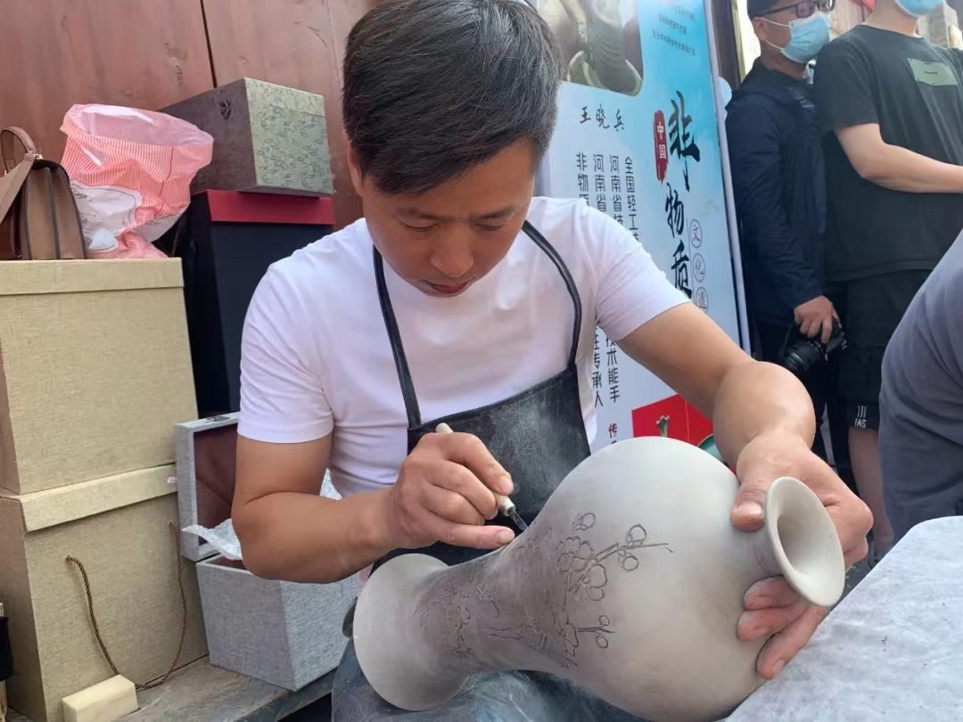 汝州市于英奇荣获河南省省级非物质文化遗产中医诊疗项目传承人