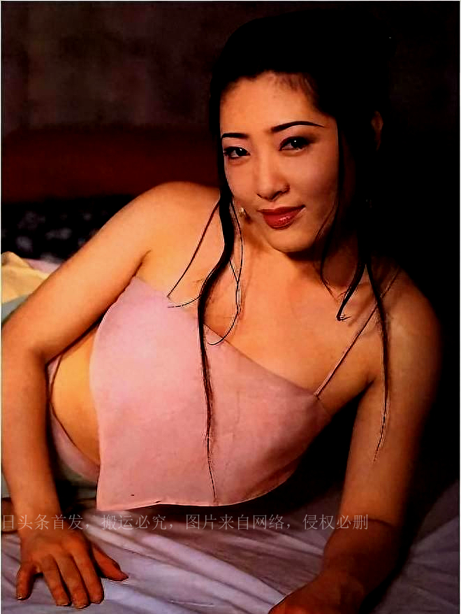 “亚洲第一美胸”*思敏杨**获封“最美潘金莲”,却在爆红后卖拉面