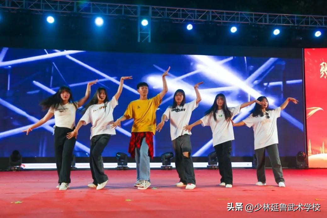 鑷存暚闈掓槬绛戞ⅵ鏈潵涓婚鍥㈡棩娲诲姩,鑷存暚闈掓槬鑺傜洰