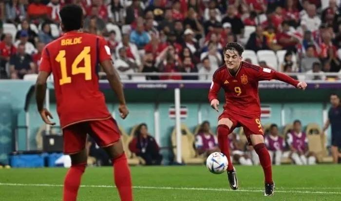 足球需要偶像,足球需要足球明星