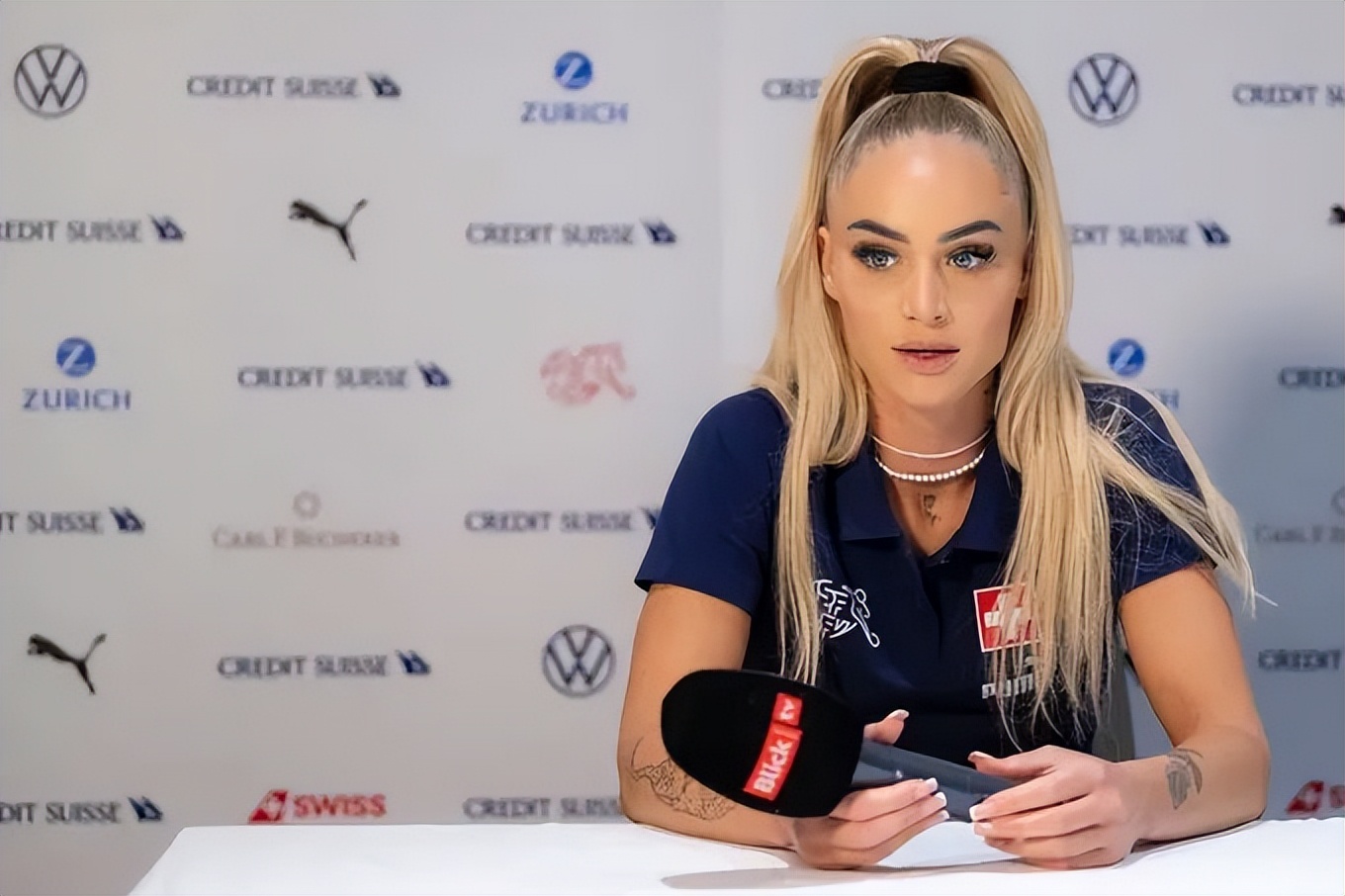 世界上最强的足球女子运动员,世界上十大最漂亮的女足球员