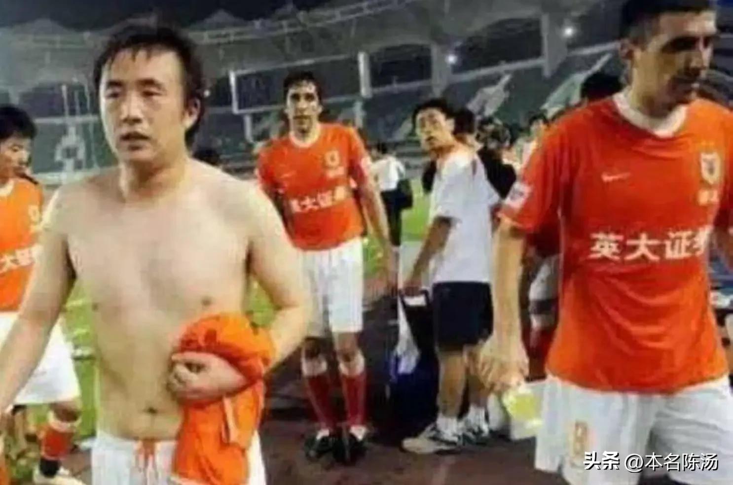 为什么很少有足球场,一个城市只有几个足球场