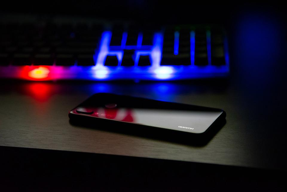 华为手机各个系列的特点和缺点,华为手机的最大的一个缺点是啥