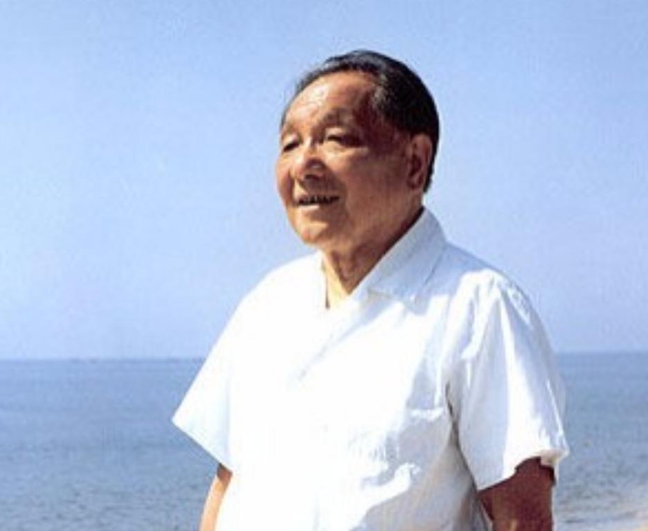 邓公培养了两位接班人，为何最终选了江*民泽**？邓公在晚年道出原因