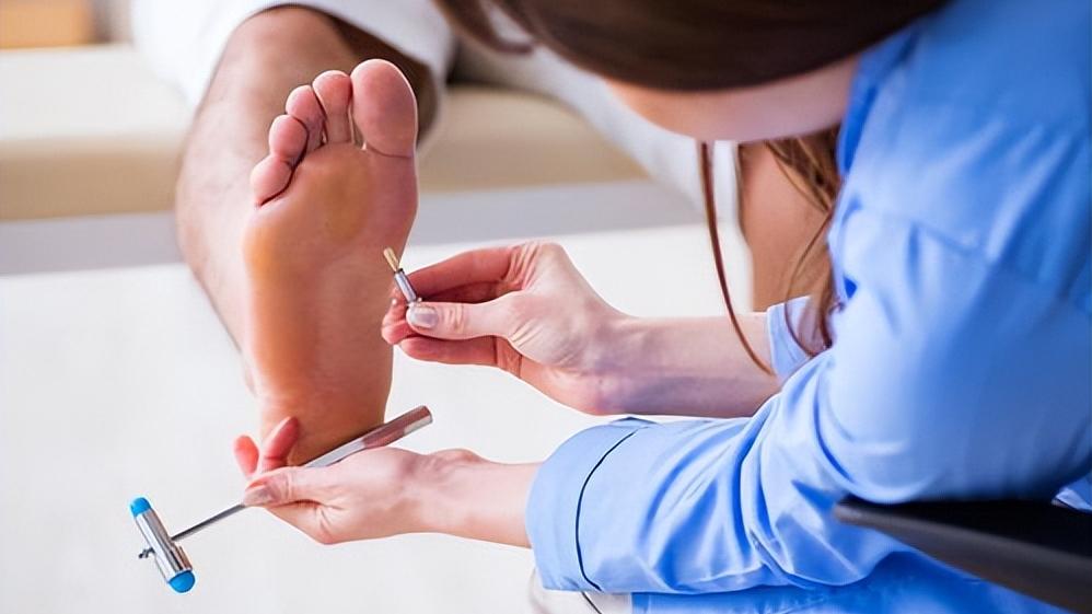 血糖刚发现偏高怎么办,血糖高不高看手上三个变化