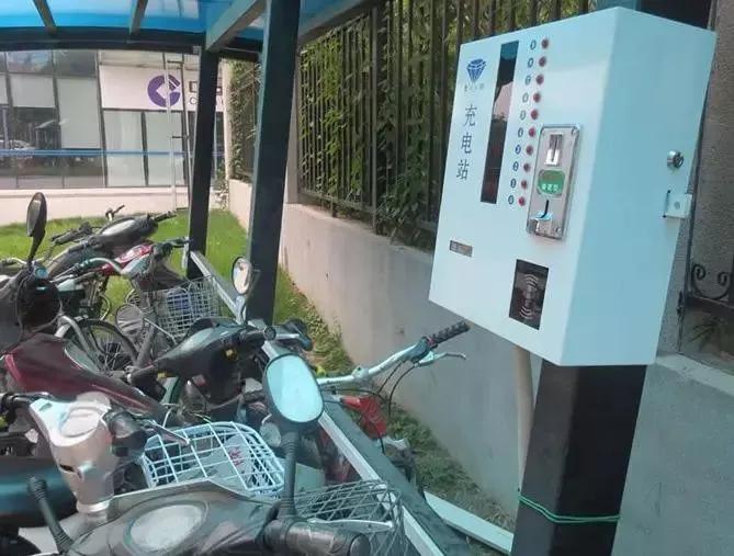 电动车转电门就掉两格电,电动车加电门就掉电松开又恢复