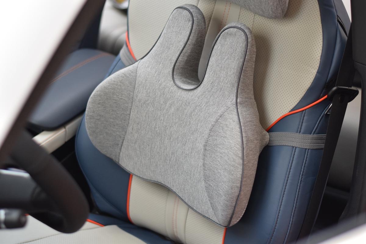 轻松兔记忆棉释压汽车套装：不仅有头枕还有腰靠，开车更舒服