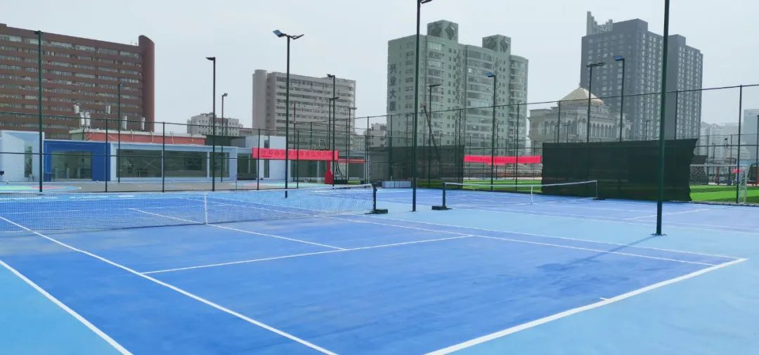 建一个网球场都需要哪些步骤？