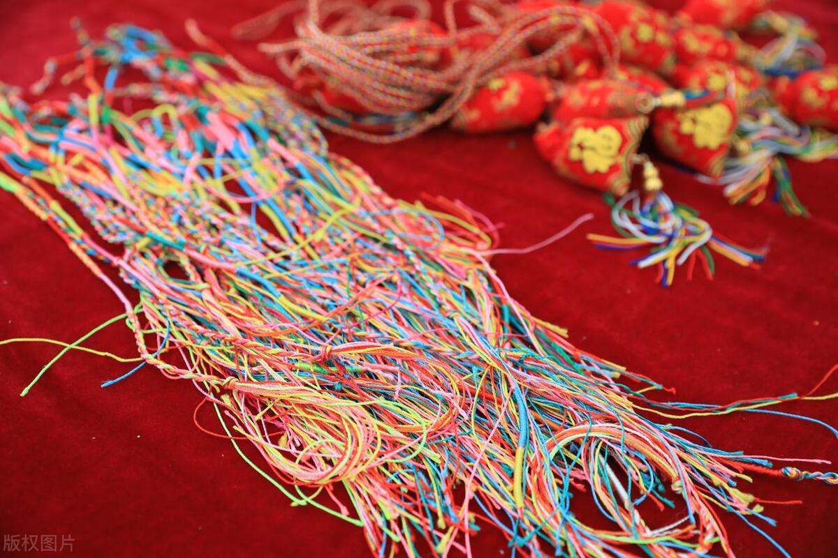 端午节的由来传说诗句,端午节的由来关于屈原的传说