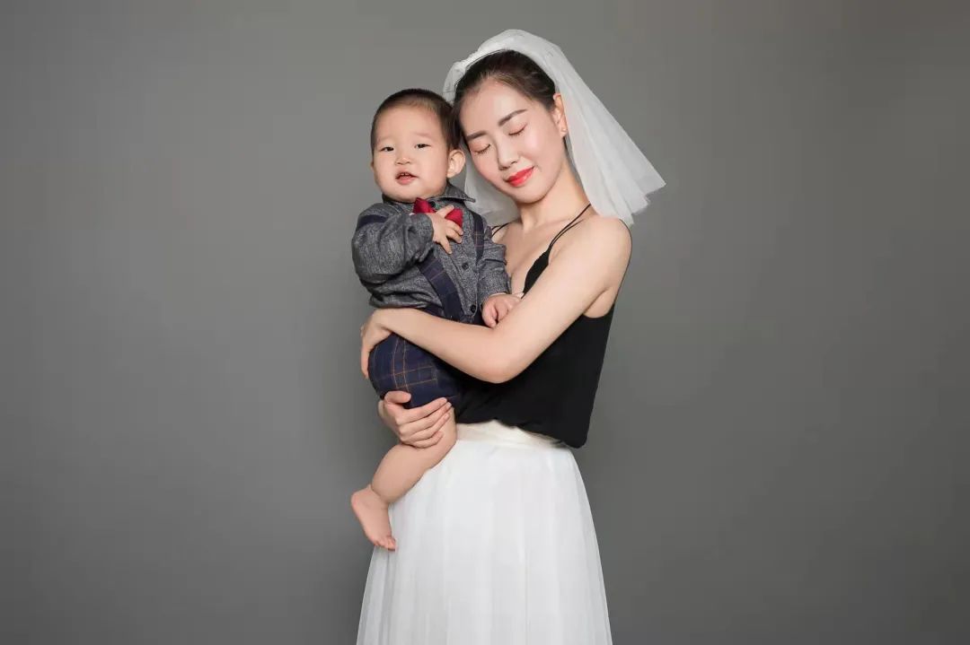 在你眼中母亲是什么样的,在你眼中妈妈是什么样的人