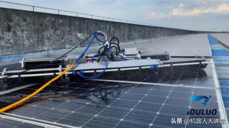 太阳能光伏自动清洗机器人,光伏清扫机器人投资比例高得惊人
