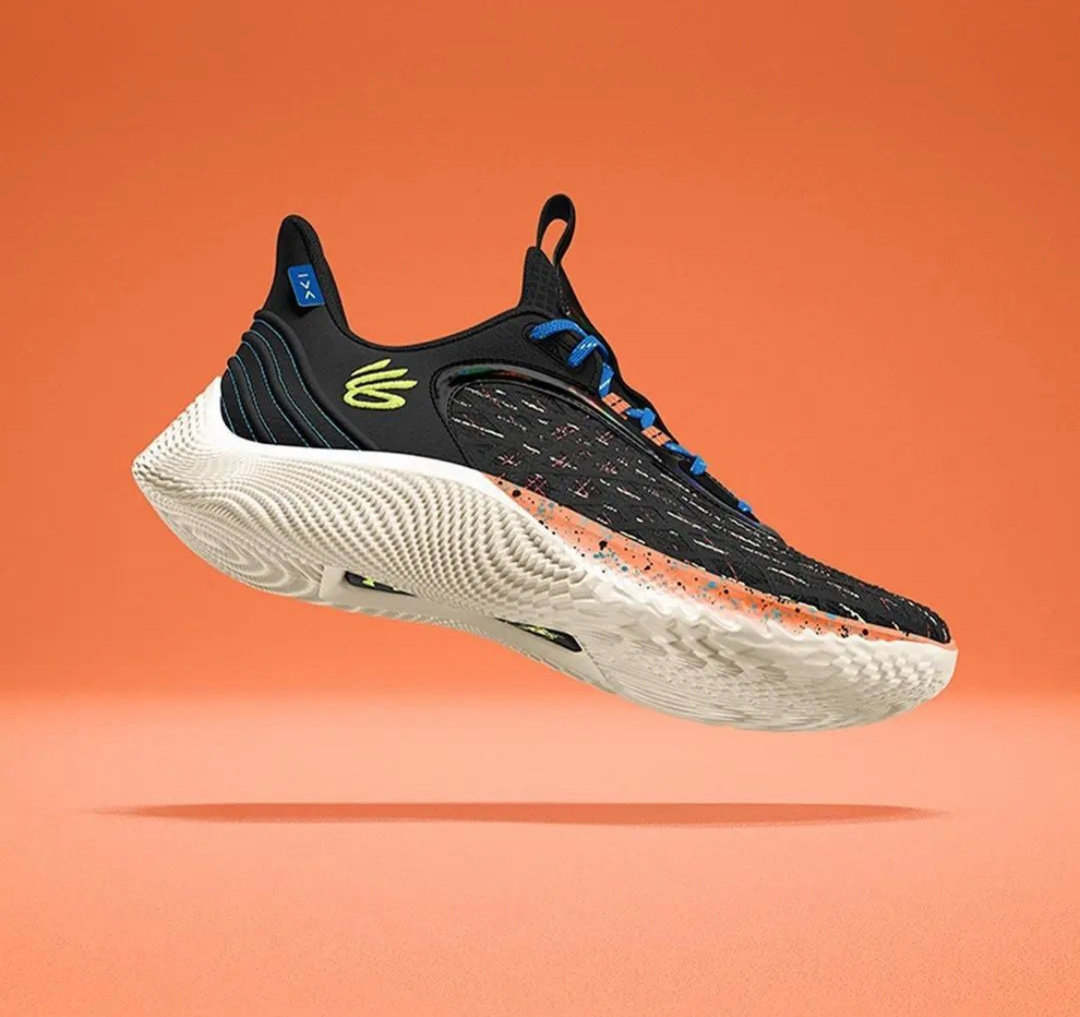 库里四次夺冠数据,库里再夺一冠安德玛