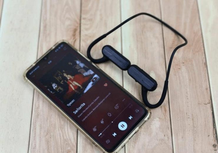 真骨传导与假骨传导耳机哪个好,性价比超高的骨传导耳机推荐一下