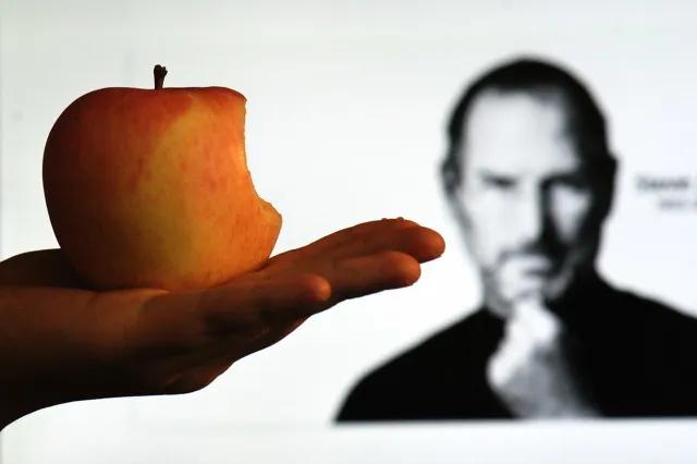 乔布斯演讲我生命中的三个故事,乔布斯著名励志演讲三个故事