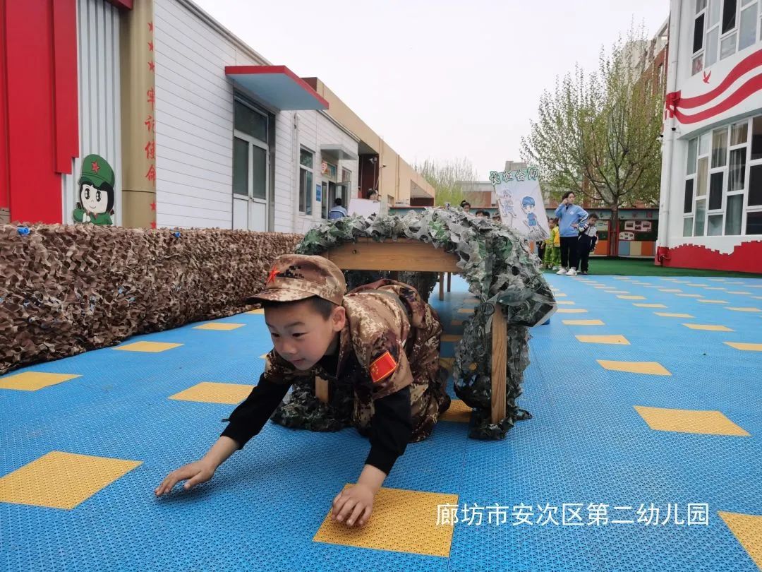 幼儿园聆听红色故事传承红色精神,传统文化在幼儿园的传承实践案例