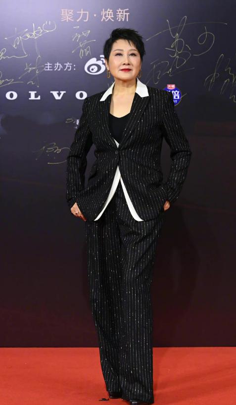 综艺杨紫白鹿赵露思杨超越金晨,虞书欣白鹿赵露思金晨杨紫合体