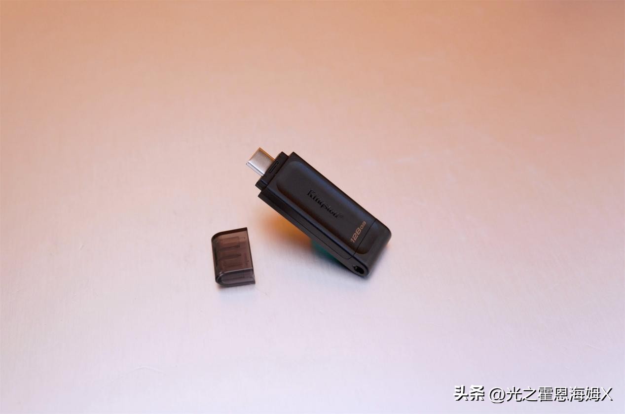 u盘实体店买还是在网上买便宜,便宜u盘和贵的有什么区别