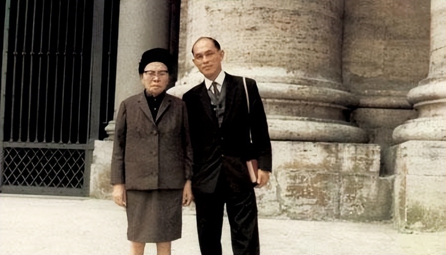 百年霍家：独尊大房，二房三房子女不与父合影，不得插手家族生意