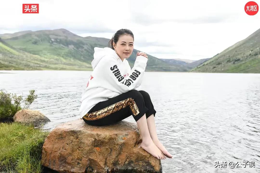 周海媚和吕良伟婚姻维持多久,周海媚谈吕良伟婚姻视频