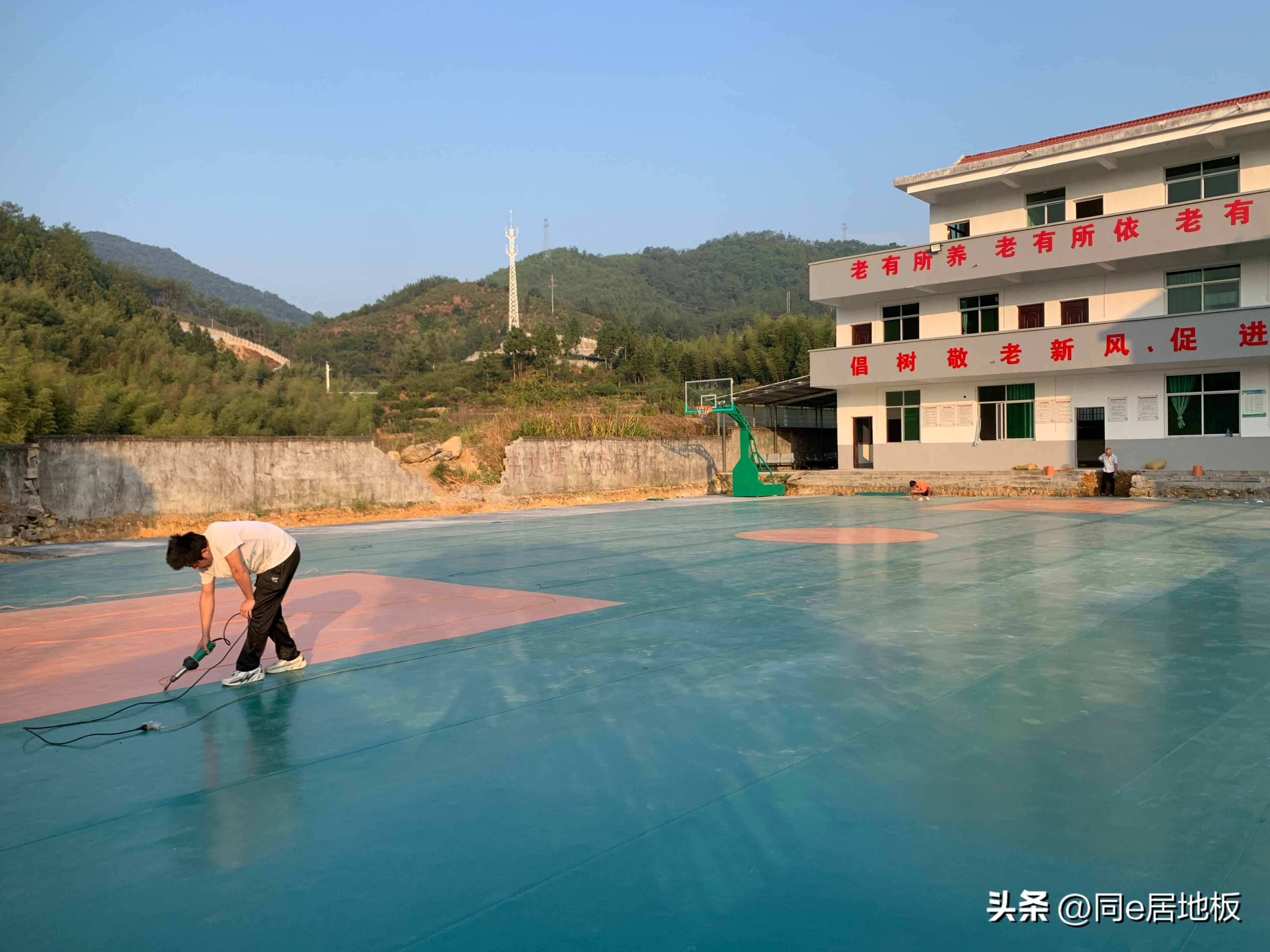 三明塑胶篮球场建设,福建室内篮球场木地板安装