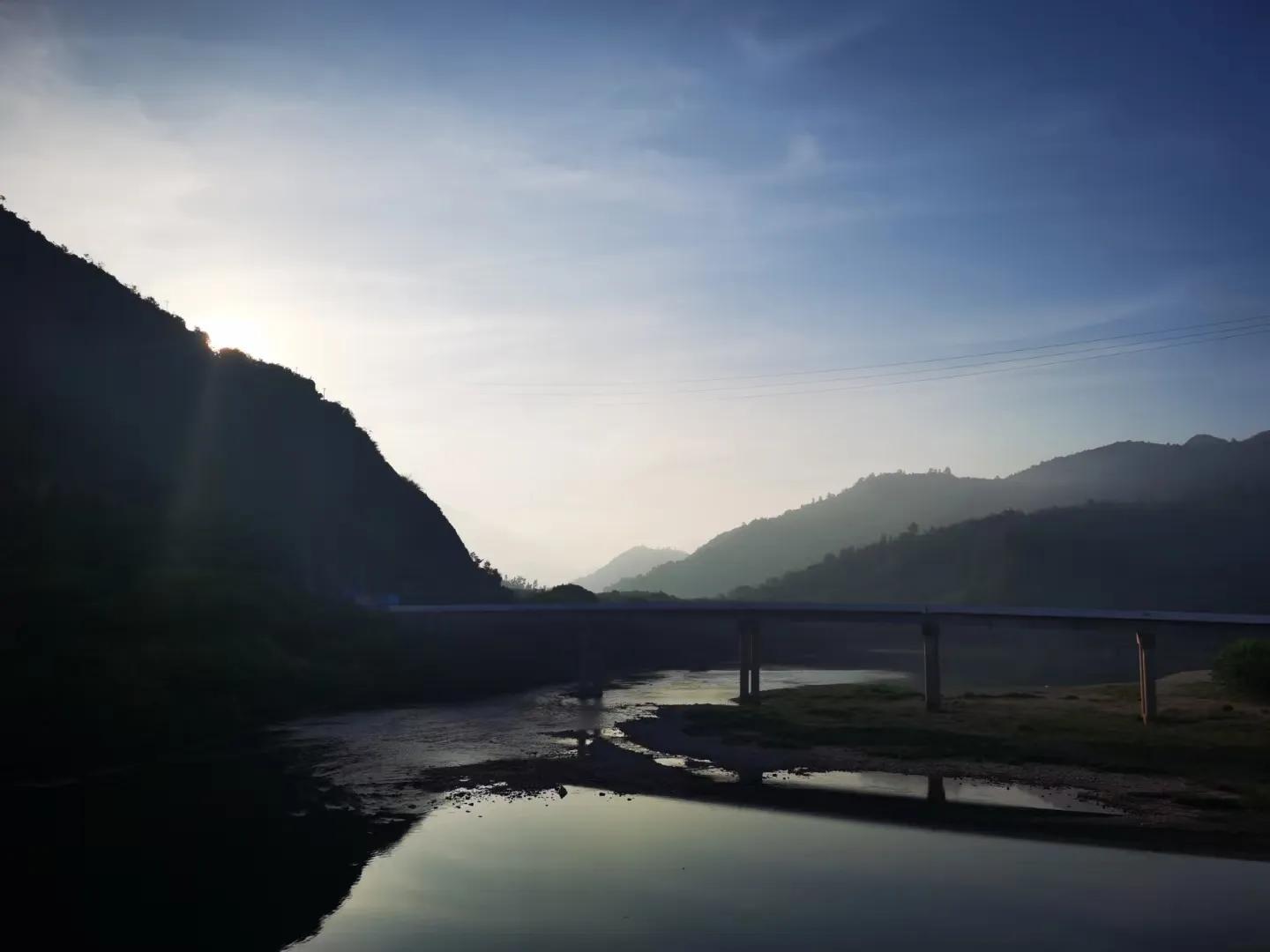 走过人间一道道坎,生活就是翻过一道道坎