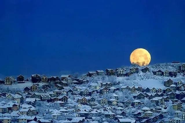 月亮唯美的诗句,月亮相关的优美诗句