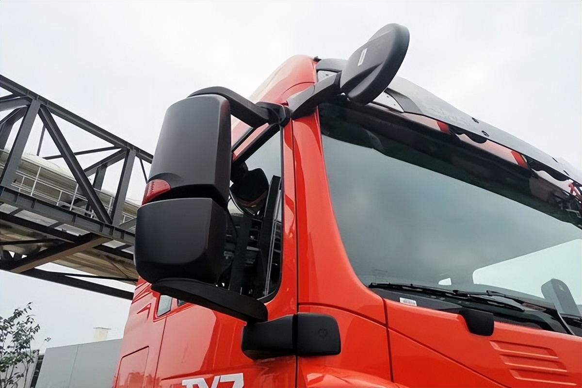 中国重汽豪沃t7车型尺寸,豪沃tx7最新版6.8米卡车