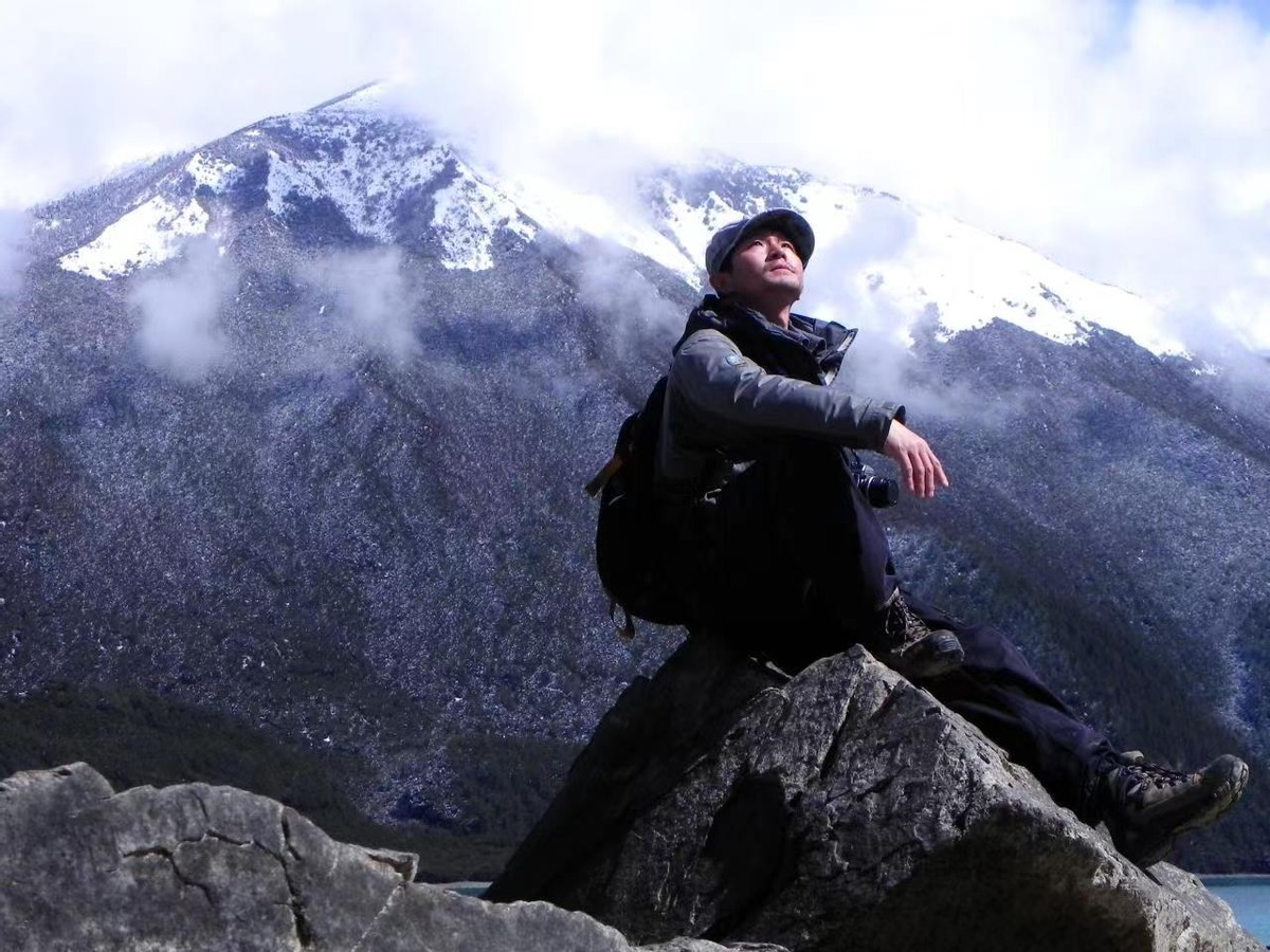 刺猬在妈妈肚子里就有刺？东北虎和华南虎打架谁赢？这个男人用短视频告诉你答案