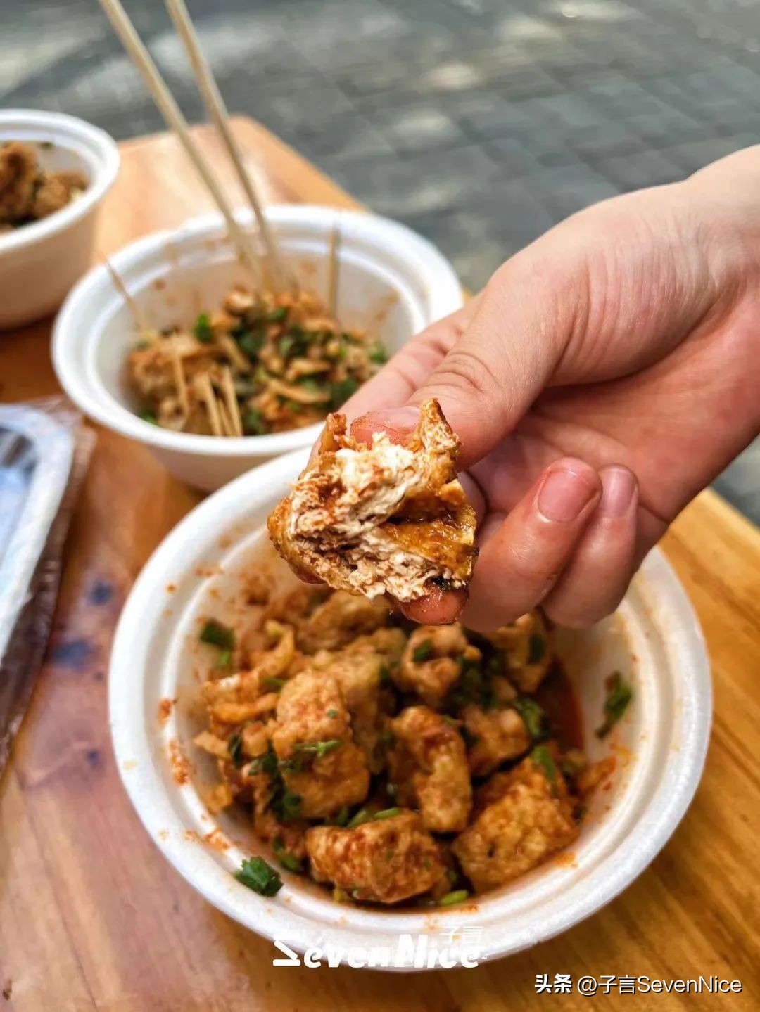 南昌一家超小店铺的臭豆腐,南昌中山路臭豆腐