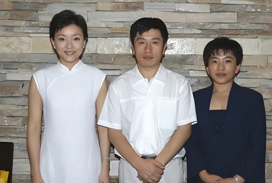 182万买手机靓号,诈骗13亿入狱,“万里大造林”的*相贵陈**,东山再起